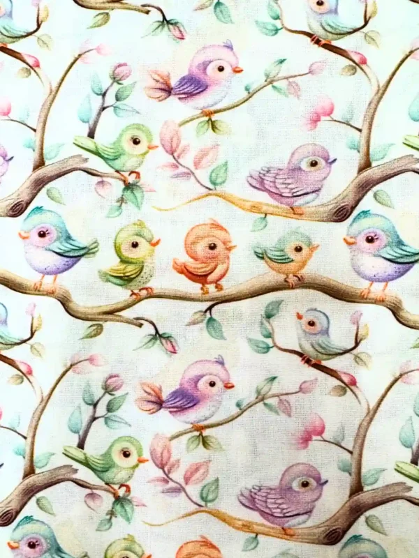 Detalhe da estampa mini de passarinhos coloridos no Tecido Tricoline Digital Mini Birdies.