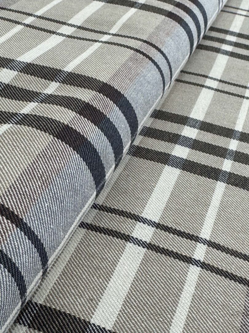 TECIDO ROMA XADREZ - DES 6 - VARIANTE 4 1 TECIDO ROMA XADREZ - DES 6 - VARIANTE 4