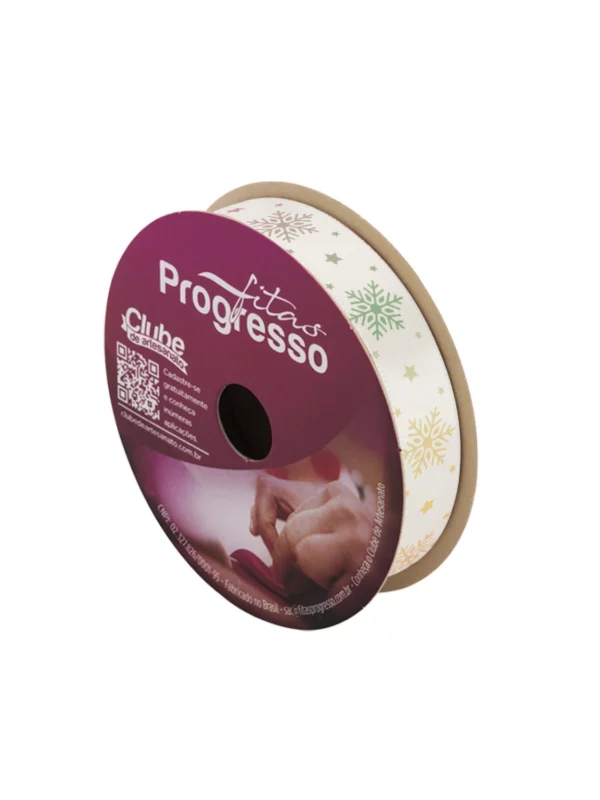 Visão em perspectiva de rolo de Fita de Cetim Flocos de Neve 15mm sobre fundo branco.